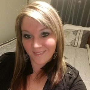 Meet your Posher, Alesha